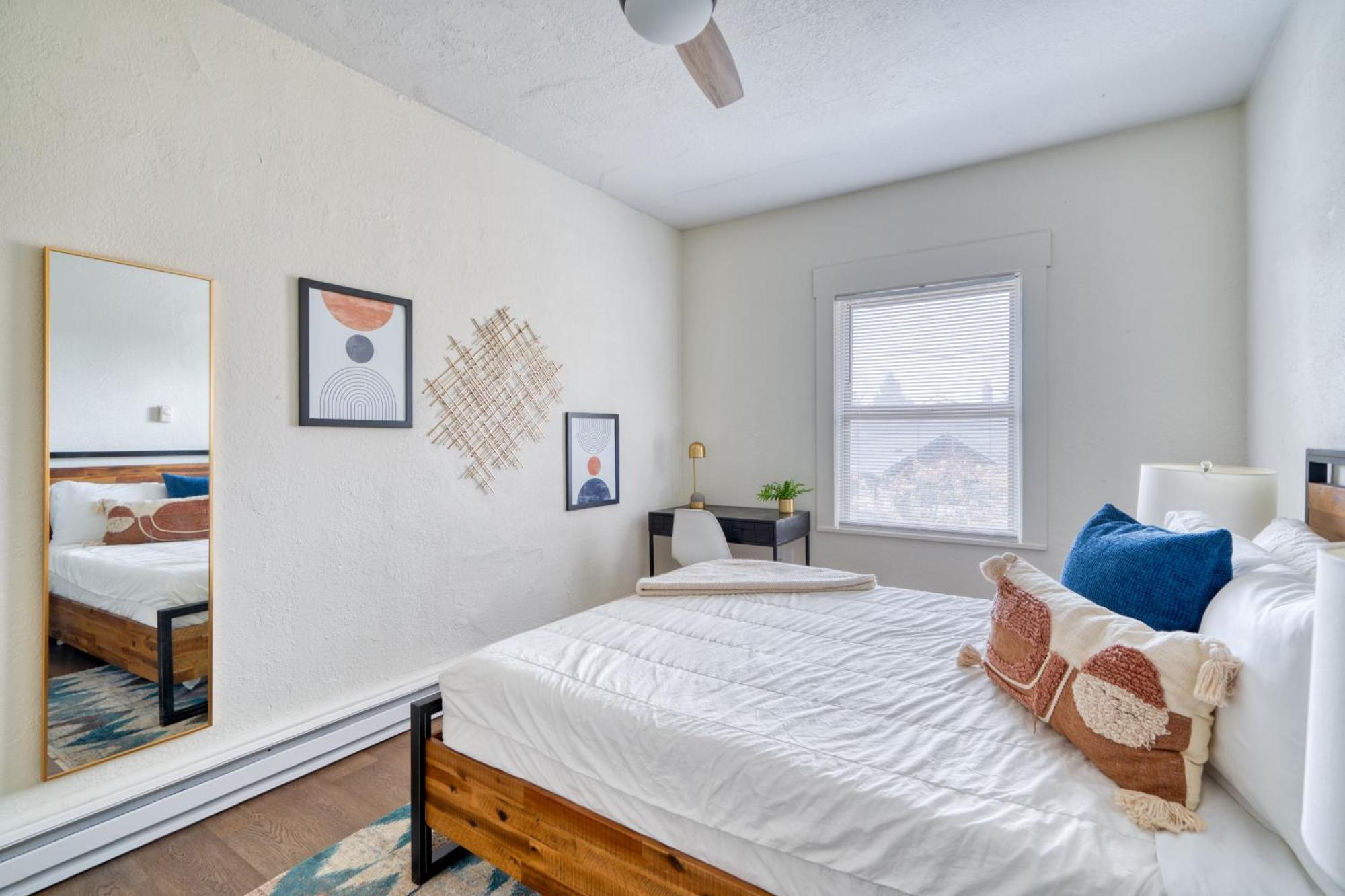 Collection - Mt Tabor Retreat - Local Eateries - Shops - Bars * Portland
